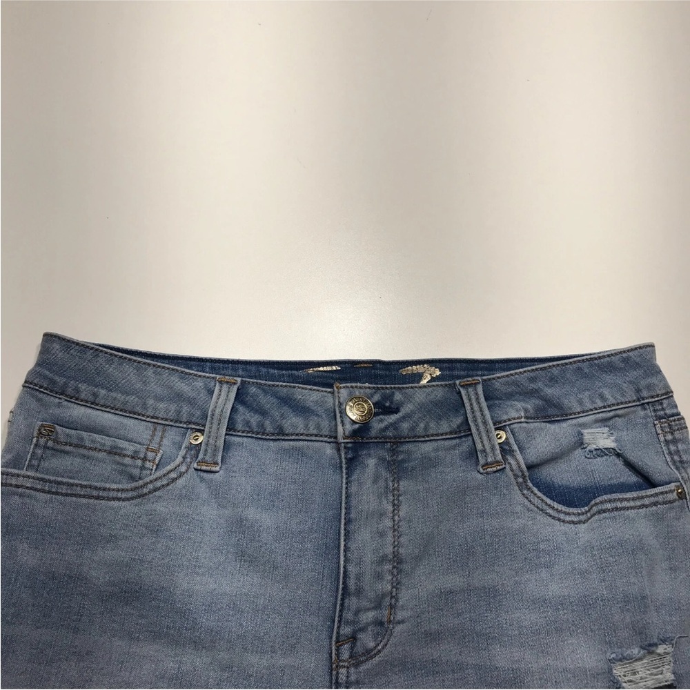 Seven7 Shorts Women Size 8
Denim High-Rise
Cut Off Distressed Midi
5 Pocket - Picture 3 of 6